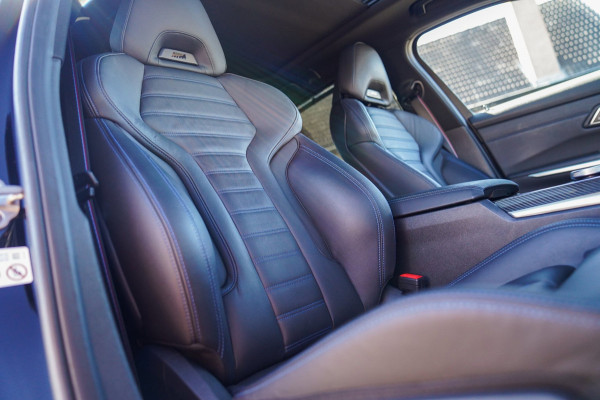 BMW 3 Serie Touring 330e xDrive | Head Up Display | M Sportstoelen | Harman/Kardon | Camera