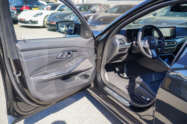 BMW 3 Serie Touring 330e xDrive | Head Up Display | M Sportstoelen | Harman/Kardon | Camera