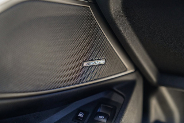 BMW 3 Serie Touring 330e xDrive | Head Up Display | M Sportstoelen | Harman/Kardon | Camera