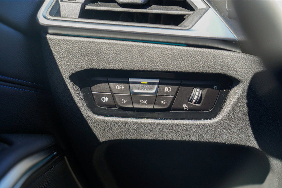 BMW 3 Serie Touring 330e xDrive | Head Up Display | M Sportstoelen | Harman/Kardon | Camera