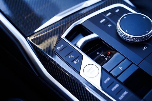 BMW 3 Serie Touring 330e xDrive | Head Up Display | M Sportstoelen | Harman/Kardon | Camera