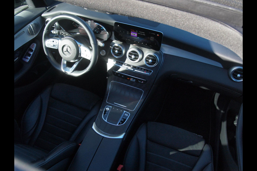 Mercedes-Benz GLC 300e 4MATIC Business Solution AMG | Panoramadak | Trekhaak | 360 Camera | Sfeerverlichting | Burmester |