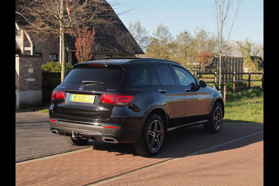 Mercedes-Benz GLC 300e 4MATIC Business Solution AMG | Panoramadak | Trekhaak | 360 Camera | Sfeerverlichting | Burmester |