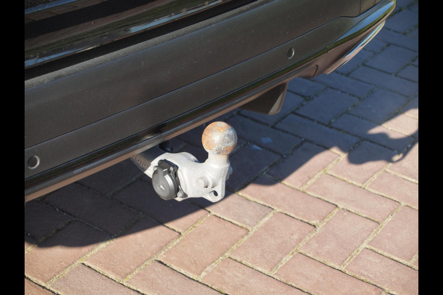 Mercedes-Benz GLC 300e 4MATIC Business Solution AMG | Panoramadak | Trekhaak | 360 Camera | Sfeerverlichting | Burmester |