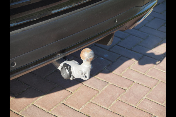 Mercedes-Benz GLC 300e 4MATIC Business Solution AMG | Panoramadak | Trekhaak | 360 Camera | Sfeerverlichting | Burmester |