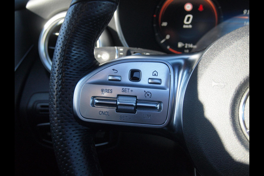 Mercedes-Benz GLC 300e 4MATIC Business Solution AMG | Panoramadak | Trekhaak | 360 Camera | Sfeerverlichting | Burmester |