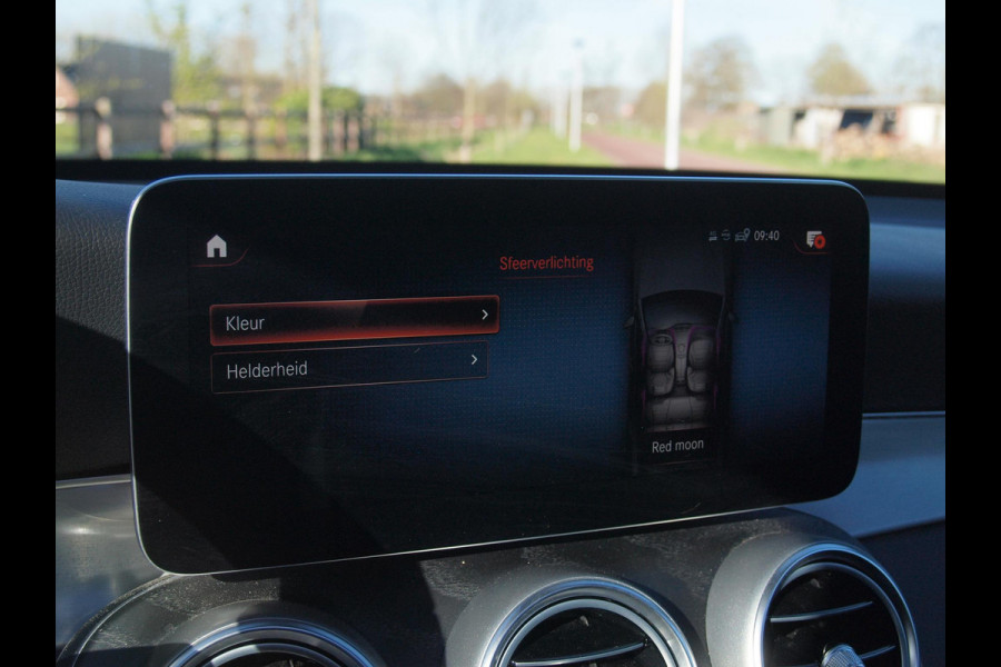 Mercedes-Benz GLC 300e 4MATIC Business Solution AMG | Panoramadak | Trekhaak | 360 Camera | Sfeerverlichting | Burmester |