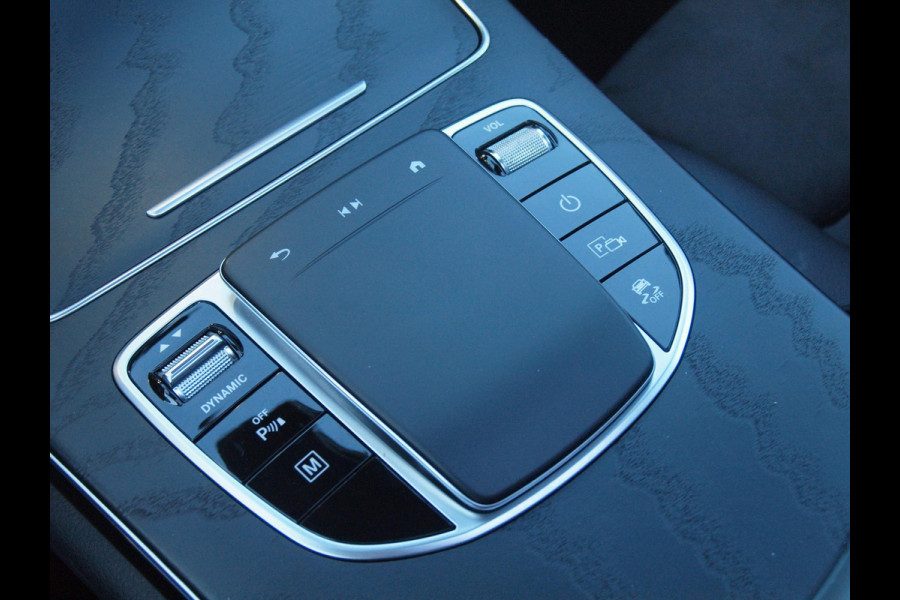 Mercedes-Benz GLC 300e 4MATIC Business Solution AMG | Panoramadak | Trekhaak | 360 Camera | Sfeerverlichting | Burmester |