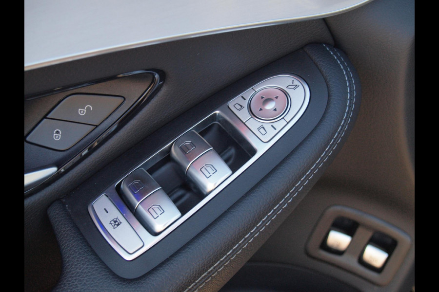 Mercedes-Benz GLC 300e 4MATIC Business Solution AMG | Panoramadak | Trekhaak | 360 Camera | Sfeerverlichting | Burmester |