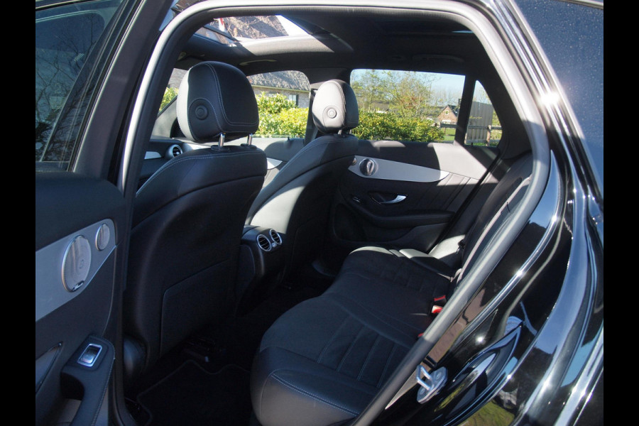 Mercedes-Benz GLC 300e 4MATIC Business Solution AMG | Panoramadak | Trekhaak | 360 Camera | Sfeerverlichting | Burmester |