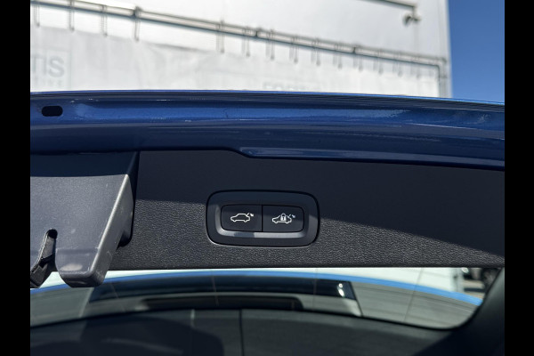 Volvo V60 2.0 B3 R-Design NL-AUTO | R-DESIGN | TREKHAAK