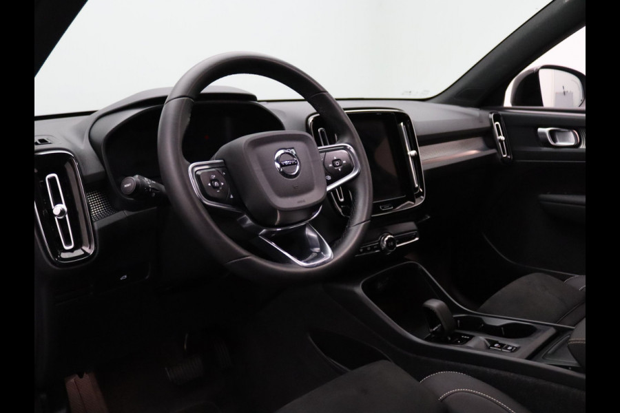 Volvo XC40 2.0 B3 Core 163pk Camera | Adapt. Cruise | Navi | Parkeersens. v+a | Trekhaak elektrisch uitklapbaar