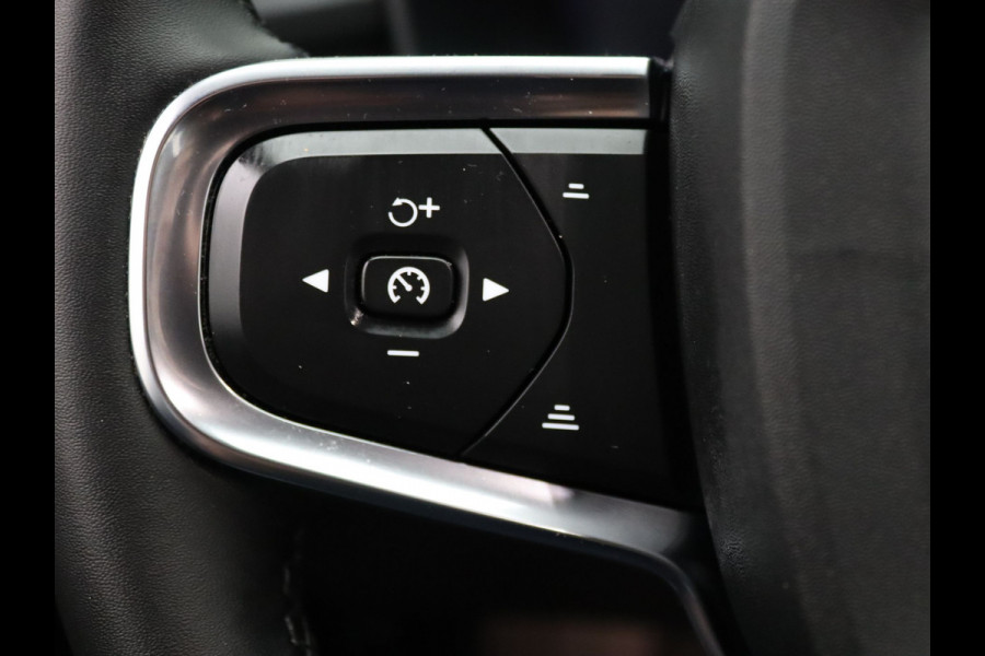 Volvo XC40 2.0 B3 Core 163pk Camera | Adapt. Cruise | Navi | Parkeersens. v+a | Trekhaak elektrisch uitklapbaar