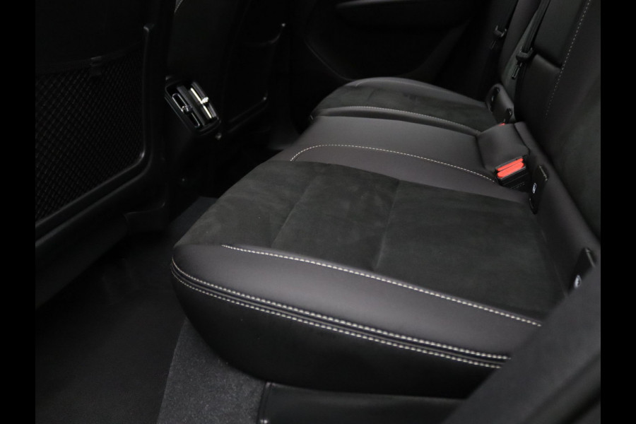 Volvo XC40 2.0 B3 Core 163pk Camera | Adapt. Cruise | Navi | Parkeersens. v+a | Trekhaak elektrisch uitklapbaar