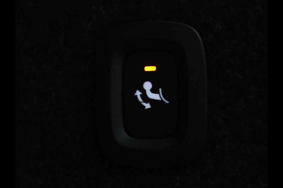 Volvo XC40 2.0 B3 Core 163pk Camera | Adapt. Cruise | Navi | Parkeersens. v+a | Trekhaak elektrisch uitklapbaar