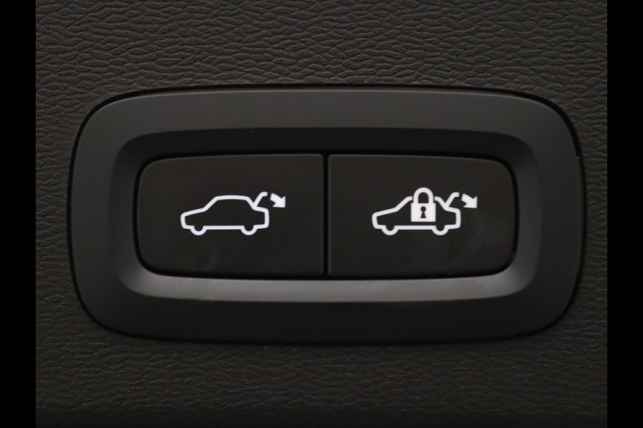 Volvo XC40 2.0 B3 Core 163pk Camera | Adapt. Cruise | Navi | Parkeersens. v+a | Trekhaak elektrisch uitklapbaar