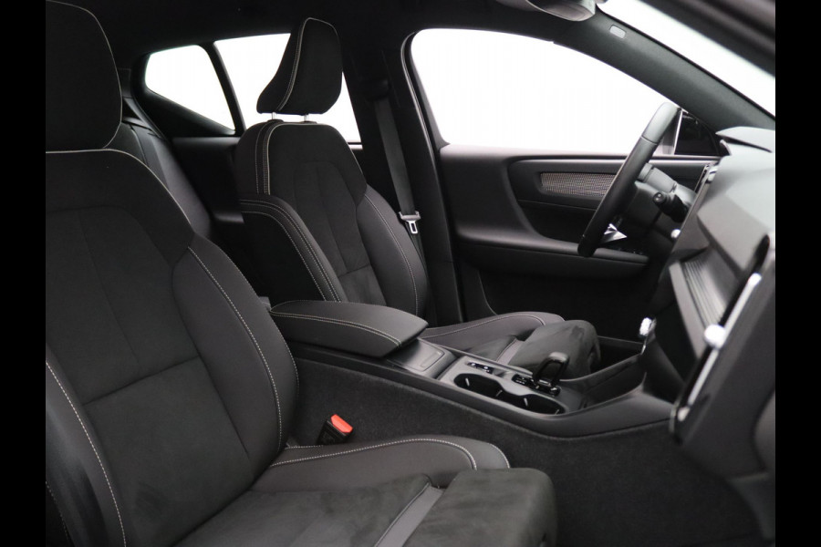 Volvo XC40 2.0 B3 Core 163pk Camera | Adapt. Cruise | Navi | Parkeersens. v+a | Trekhaak elektrisch uitklapbaar