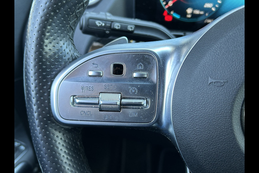 Mercedes-Benz B-Klasse 250e AMG // Trekhaakl // Caplay // Camera // Sfeerverlichting // Nightpakket