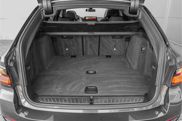 BMW 5 Serie Touring 530i xDrive High Executive M-Sport Pano Active Steering ACC Laser HUD