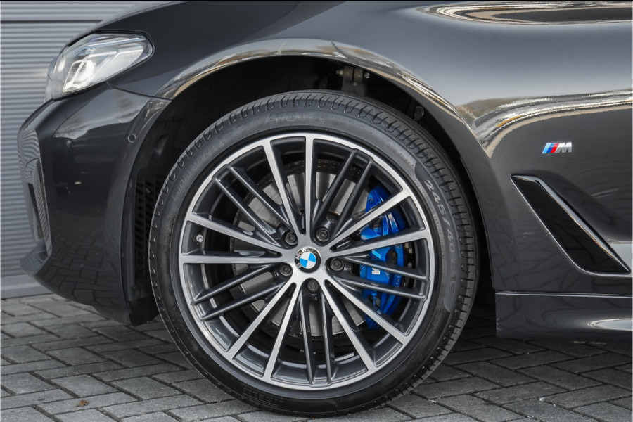 BMW 5 Serie Touring 530i xDrive High Executive M-Sport Pano Active Steering ACC Laser HUD