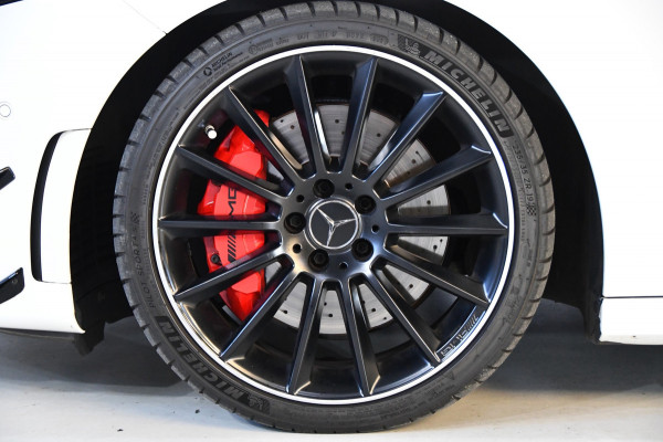 Mercedes-Benz A-Klasse AMG 35 4MATIC Premium Plus Pano Burmester