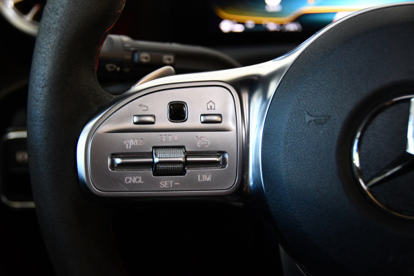 Mercedes-Benz A-Klasse AMG 35 4MATIC Premium Plus Pano Burmester