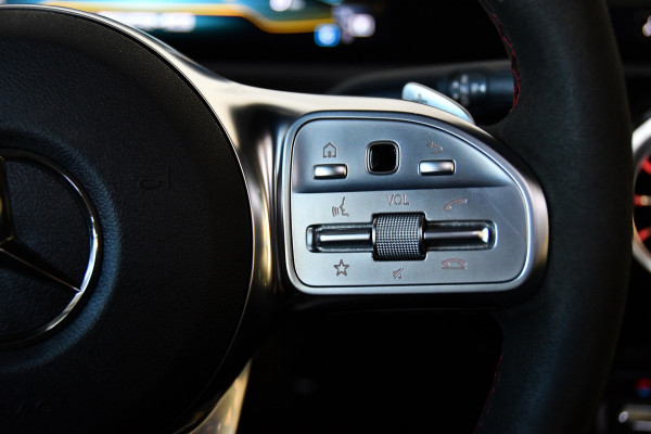 Mercedes-Benz A-Klasse AMG 35 4MATIC Premium Plus Pano Burmester