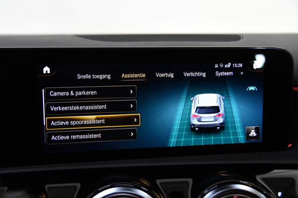 Mercedes-Benz A-Klasse AMG 35 4MATIC Premium Plus Pano Burmester