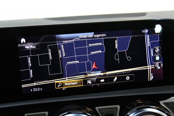 Mercedes-Benz A-Klasse AMG 35 4MATIC Premium Plus Pano Burmester