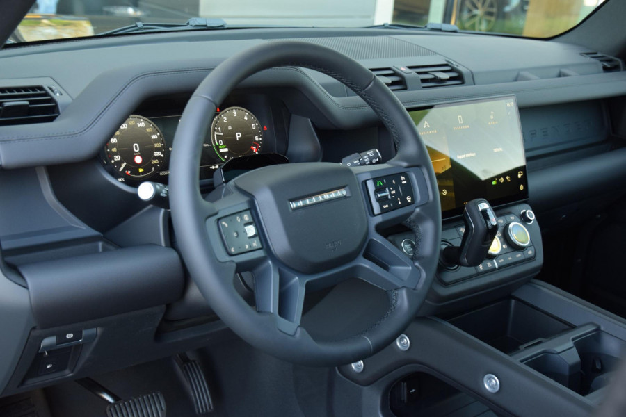 Land Rover Defender P300e 110 Dynamic SE Edition | Trekhaak | Pano | Cold Climate