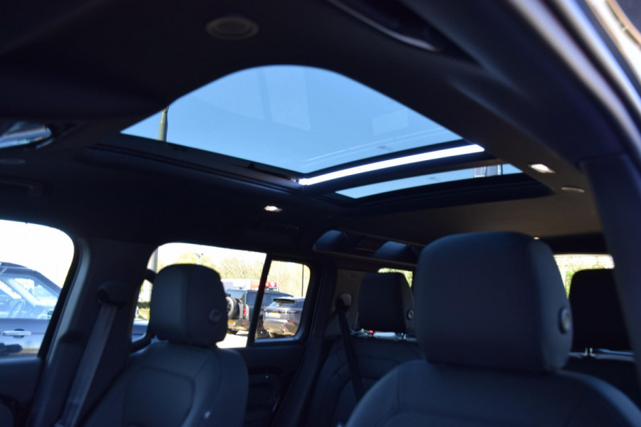 Land Rover Defender P300e 110 Dynamic SE Edition | Trekhaak | Pano | Cold Climate