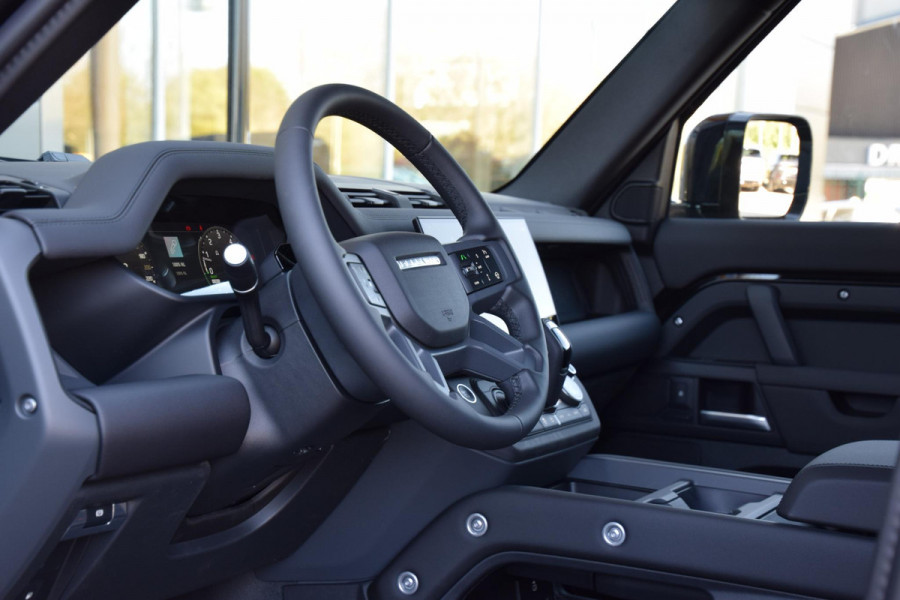 Land Rover Defender P300e 110 Dynamic SE Edition | Trekhaak | Pano | Cold Climate