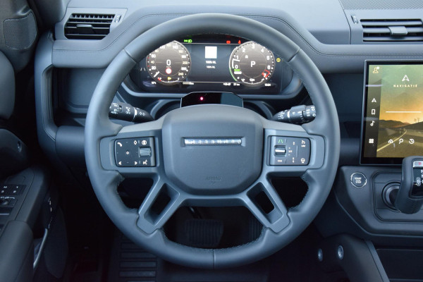 Land Rover Defender P300e 110 Dynamic SE Edition | Trekhaak | Pano | Cold Climate