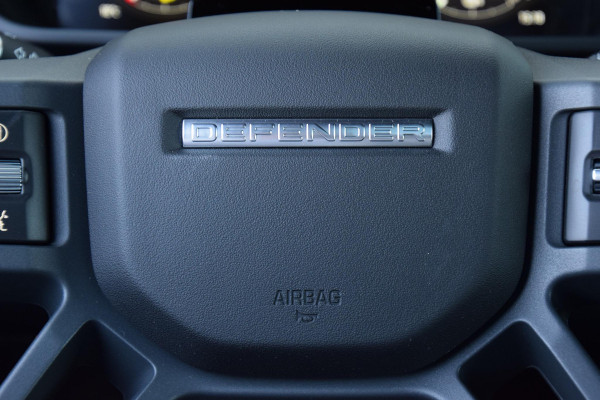 Land Rover Defender P300e 110 Dynamic SE Edition | Trekhaak | Pano | Cold Climate