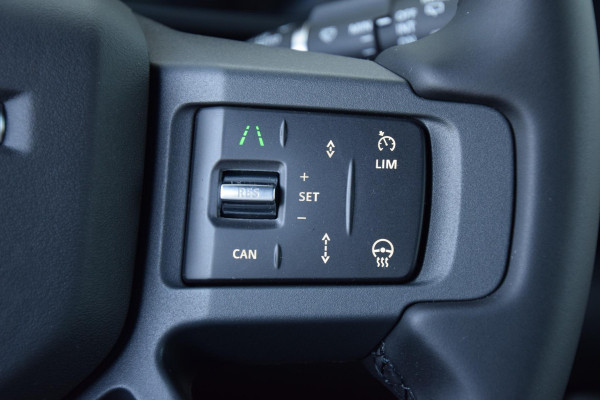 Land Rover Defender P300e 110 Dynamic SE Edition | Trekhaak | Pano | Cold Climate