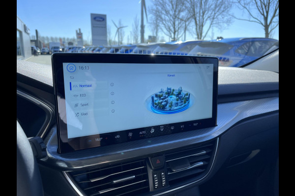 Ford Kuga 2.5 FHEV Titanium 190pk | Driver Assistance Pack | Wegklapbare Trekhaak | Geen stekker nodig | 1.600kg Trekgewicht | Michelin Cross Climate banden