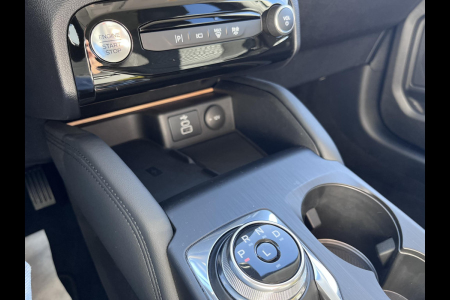 Ford Kuga 2.5 FHEV Titanium 190pk | Driver Assistance Pack | Wegklapbare Trekhaak | Geen stekker nodig | 1.600kg Trekgewicht | Michelin Cross Climate banden