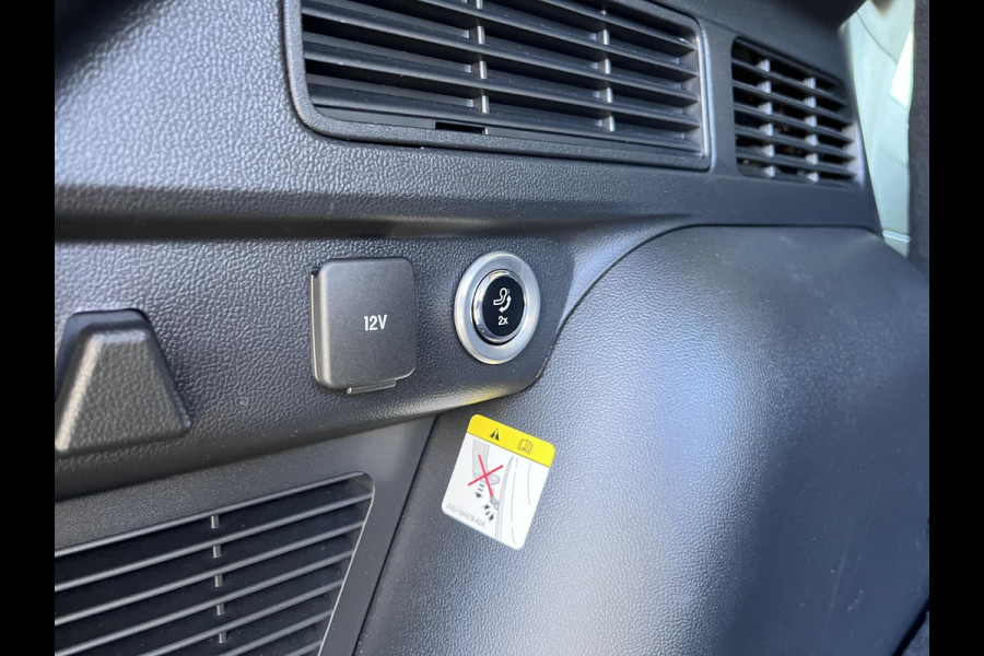 Ford Kuga 2.5 FHEV Titanium 190pk | Driver Assistance Pack | Wegklapbare Trekhaak | Geen stekker nodig | 1.600kg Trekgewicht | Michelin Cross Climate banden