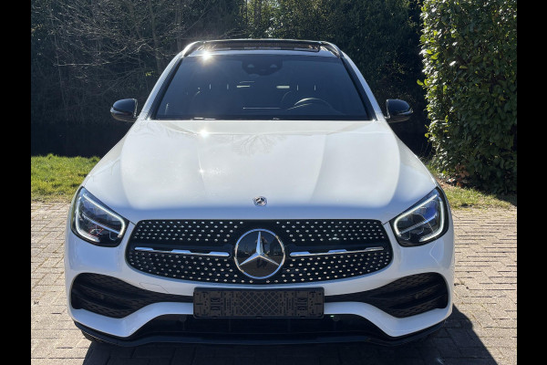 Mercedes-Benz GLC 300e 4MATIC AMG Line PHEV 320pk | Trekhaak | Panoramadak | 2 bandensets | Leder | Adaptive cruise control | Camera