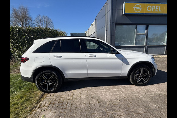 Mercedes-Benz GLC 300e 4MATIC AMG Line PHEV 320pk | Trekhaak | Panoramadak | 2 bandensets | Leder | Adaptive cruise control | Camera