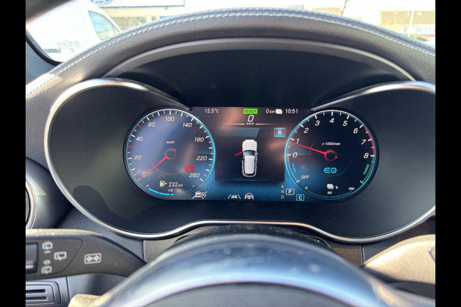 Mercedes-Benz GLC 300e 4MATIC AMG Line PHEV 320pk | Trekhaak | Panoramadak | 2 bandensets | Leder | Adaptive cruise control | Camera