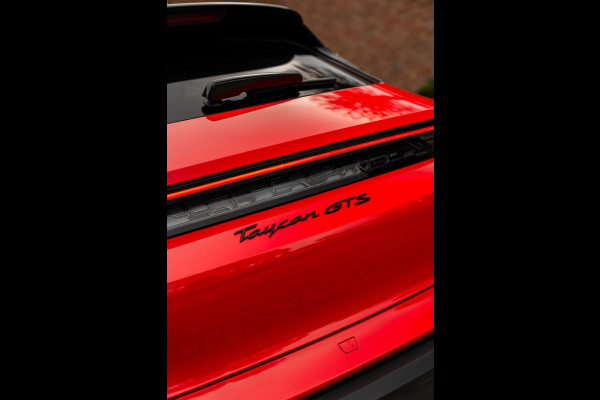 Porsche Taycan Cross Turismo 4 GTS Pakket | Garantie 01-2028 | 1e Eigenaar | 21'' Vossen | BOSE | Sportchrono |