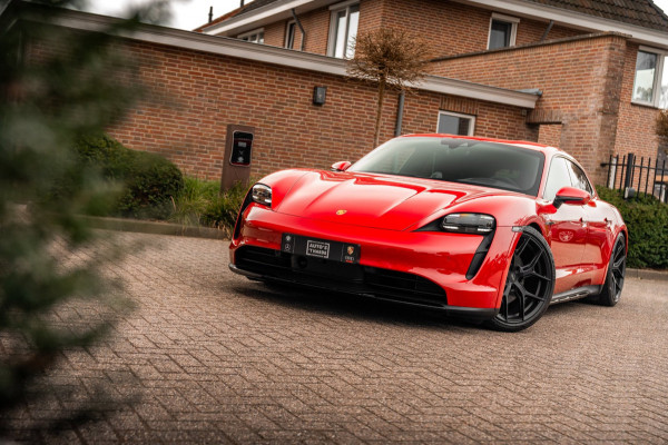 Porsche Taycan Cross Turismo 4 GTS Pakket | Garantie 01-2028 | 1e Eigenaar | 21'' Vossen | BOSE | Sportchrono |