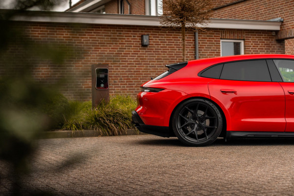 Porsche Taycan Cross Turismo 4 GTS Pakket | Garantie 01-2028 | 1e Eigenaar | 21'' Vossen | BOSE | Sportchrono |