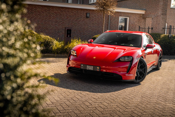 Porsche Taycan Cross Turismo 4 GTS Pakket | Garantie 01-2028 | 1e Eigenaar | 21'' Vossen | BOSE | Sportchrono |