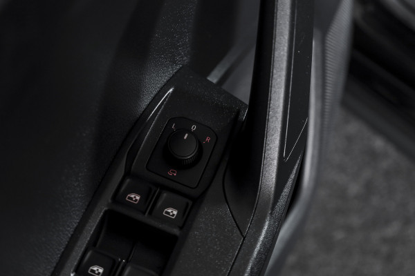 Seat Arona 1.0 TSI 95 PK Style | Dig. Cockpit | Cruise | PDC | Camera | App. Connect | ECC | LM 17" |