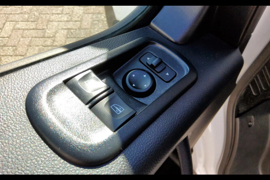Renault Master 165.35 - V-51-PGN - OPBOUW + LAADKLEP 750 KG. - EURO 6