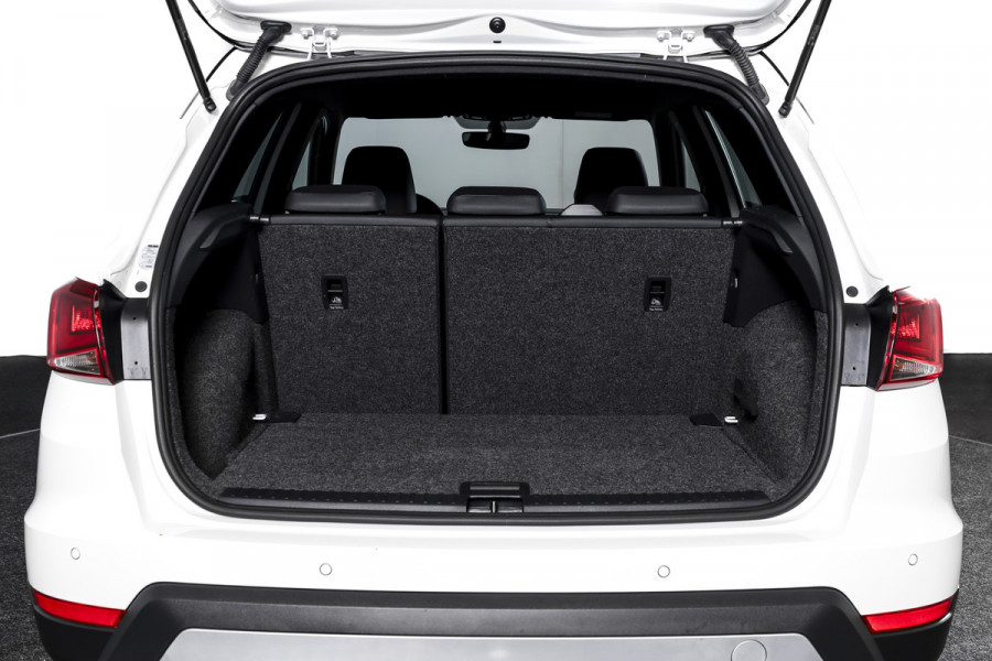 Seat Arona 1.0 TSI 110 PK FR Business Intense - Automaat | Dig. Cockpit | Cruise | PDC | Camera | NAV + App. Connect | ECC | Trekhaak | LM 18" |