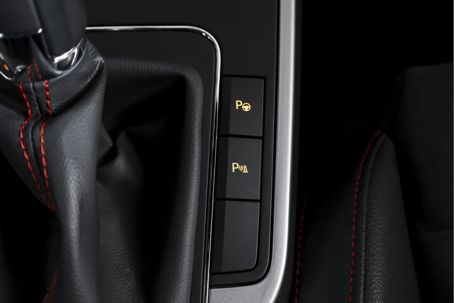 Seat Arona 1.0 TSI 110 PK FR Business Intense - Automaat | Dig. Cockpit | Cruise | PDC | Camera | NAV + App. Connect | ECC | Trekhaak | LM 18" |