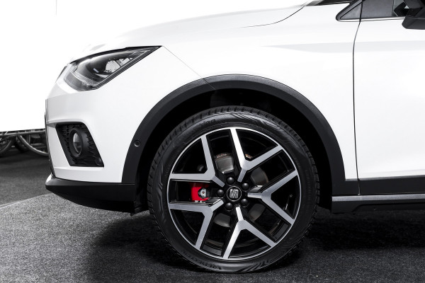 Seat Arona 1.0 TSI 110 PK FR Business Intense - Automaat | Dig. Cockpit | Cruise | PDC | Camera | NAV + App. Connect | ECC | Trekhaak | LM 18" |